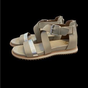 Sofft Women’s Forella Leather Strappy Flat Sandal US 6.5